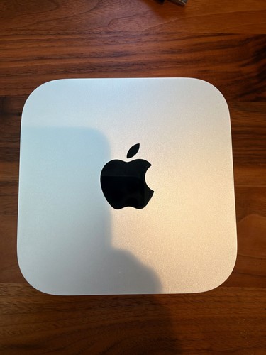Very slightly used apple mac - very,